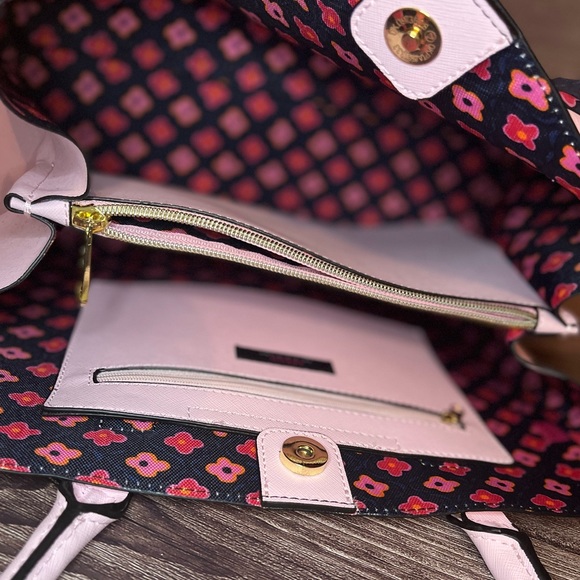 Baby pink Trina Turk purse - Picture 4 of 5